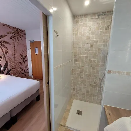 Hotel Logis Les Voyageurs Tournon-dʼAgenais
