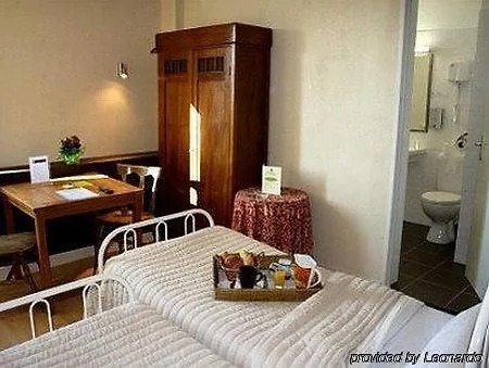 Hotel Logis - Et Restaurant Les Voyageurs Tournon-dʼAgenais
