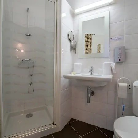 Logis - Et Restaurant Les Voyageurs Hotell Tournon-dʼAgenais
