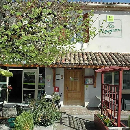 Logis - Et Restaurant Les Voyageurs מלון Tournon-dʼAgenais