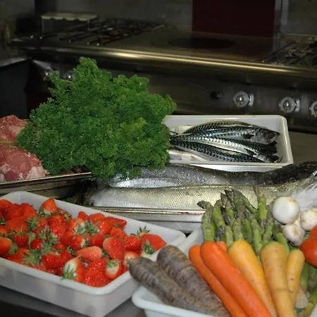 Logis - Et Restaurant Les Voyageurs