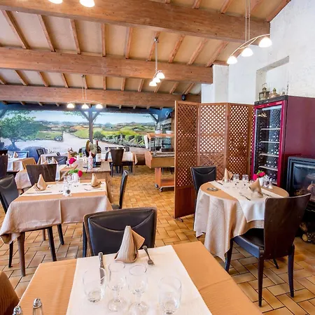 Hotell Logis - Et Restaurant Les Voyageurs