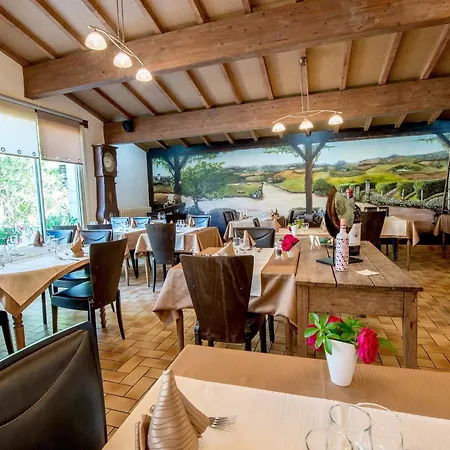 Hotell Logis - Et Restaurant Les Voyageurs