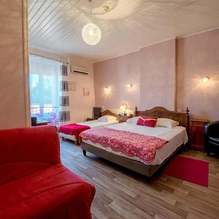 Logis - Et Restaurant Les Voyageurs 2* Tournon-d'Agenais