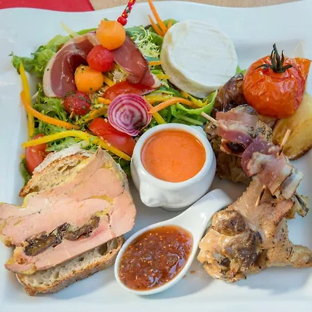 Hotel Logis - Et Restaurant Les Voyageurs Tournon-d'Agenais