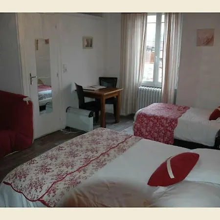 Hotel Logis - Et Restaurant Les Voyageurs